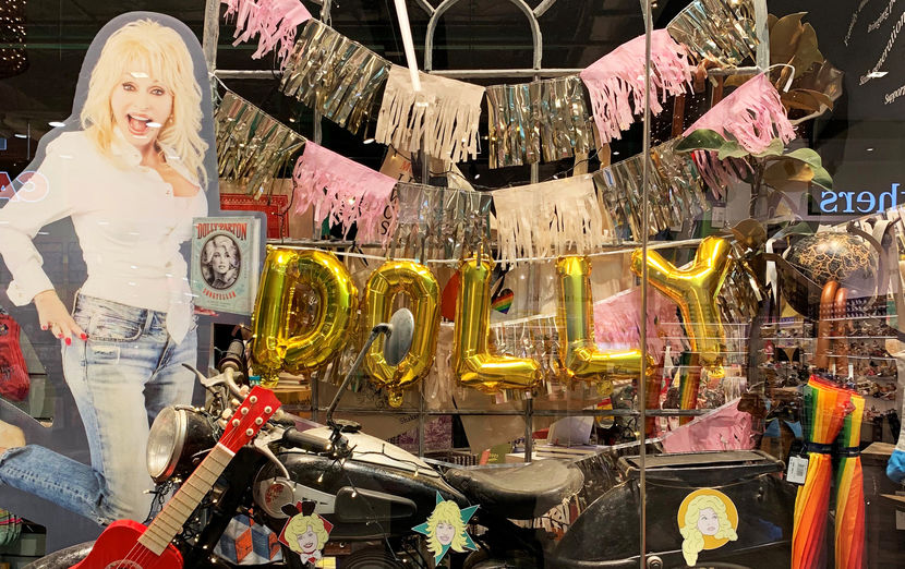 Portrait_allowed_dolly1-banner